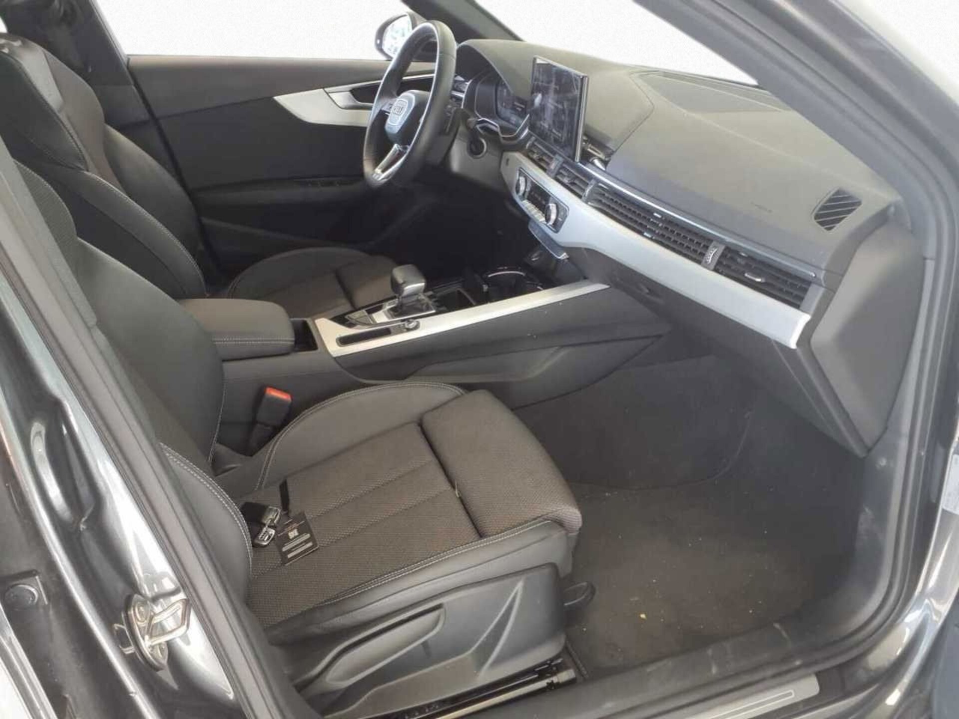 Audi A4 Avant S line