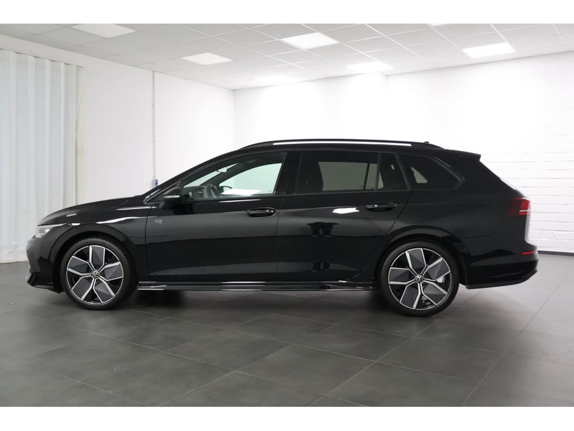 Volkswagen Golf Variant R-Line