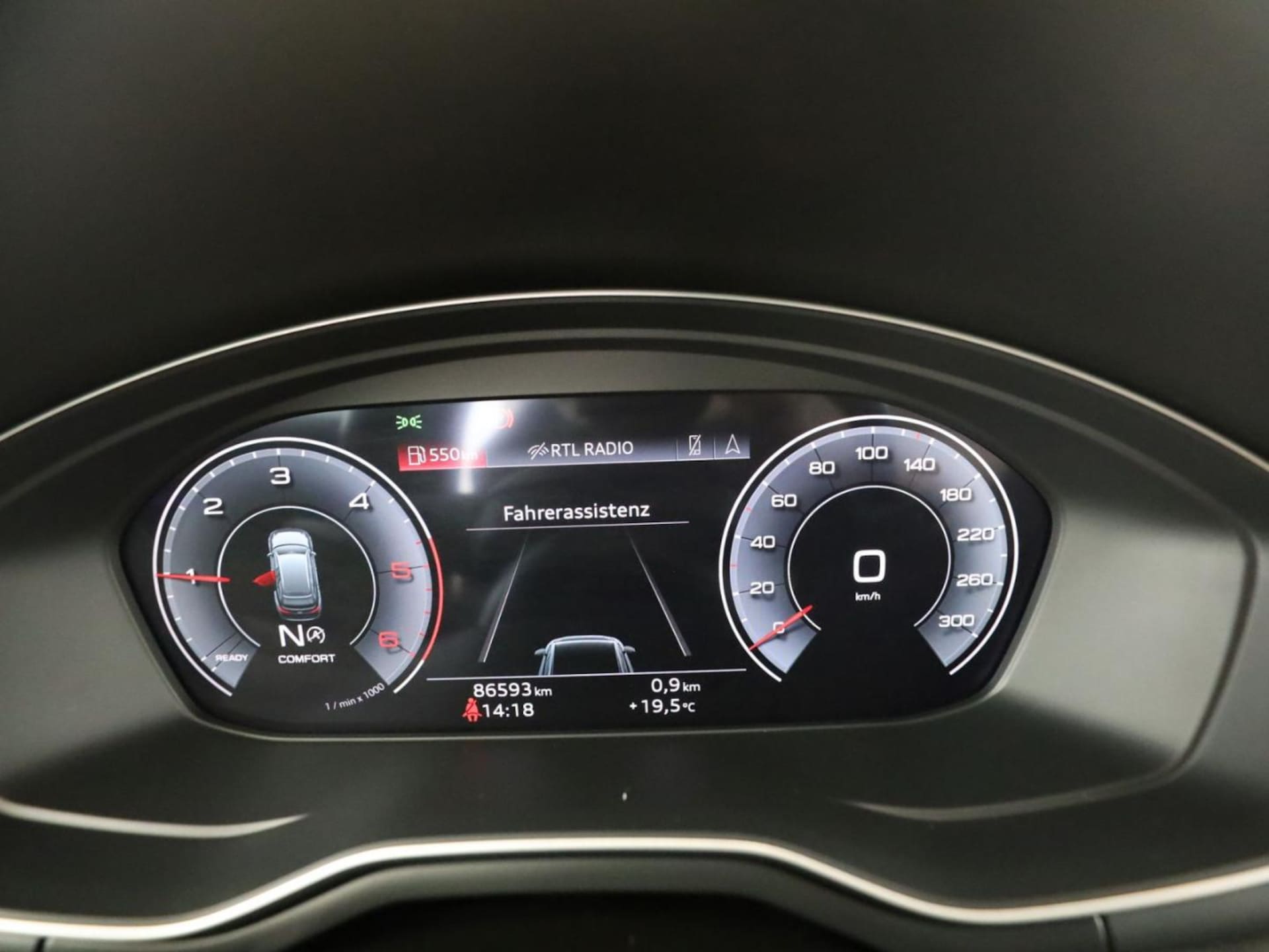 Audi A4 Avant S line