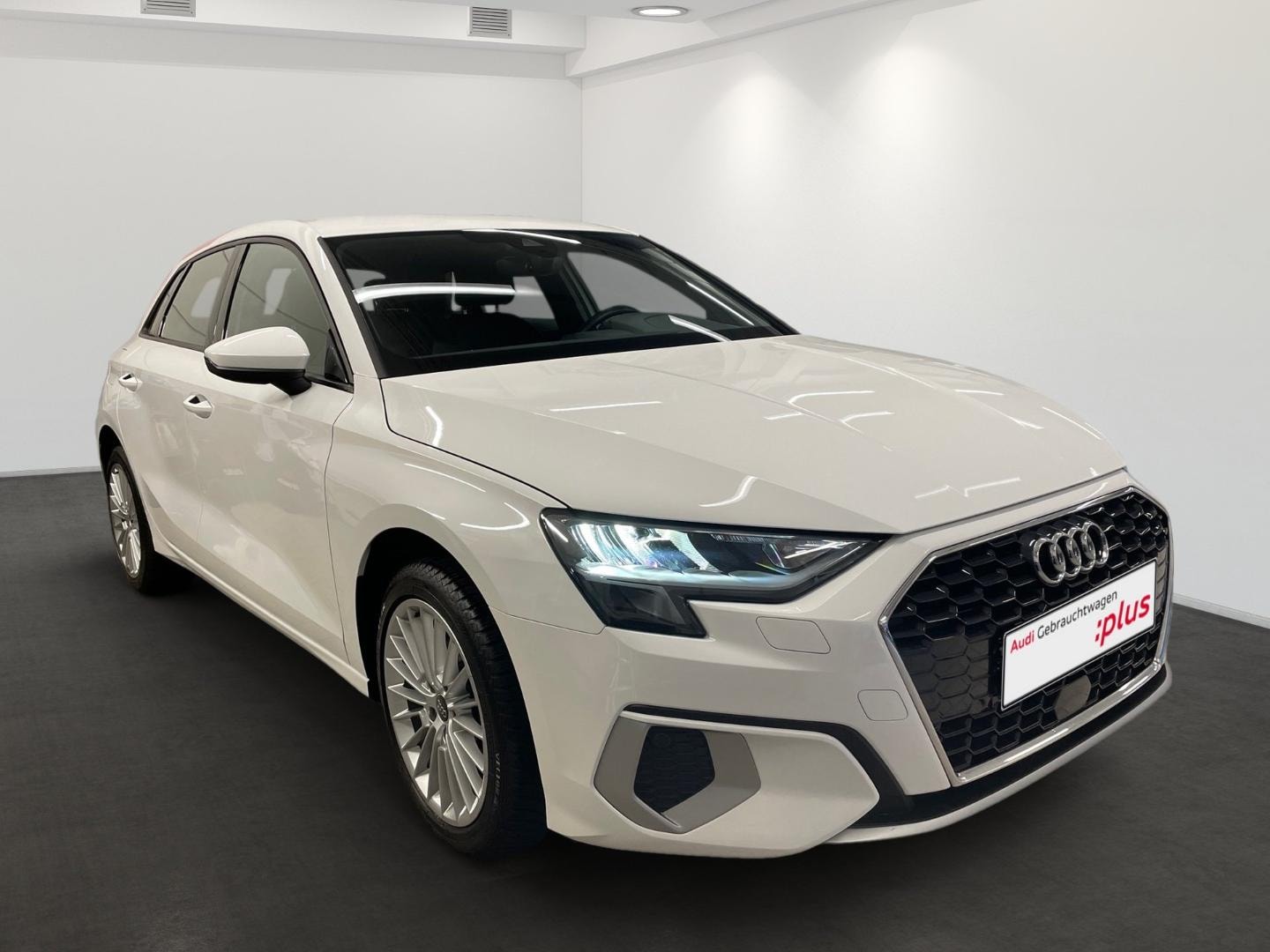 Bild über Audi A3 Sportback advanced 30 TFSI Schaltgetriebe - für weitere Informationen kontaktieren Sie den Audi Partner