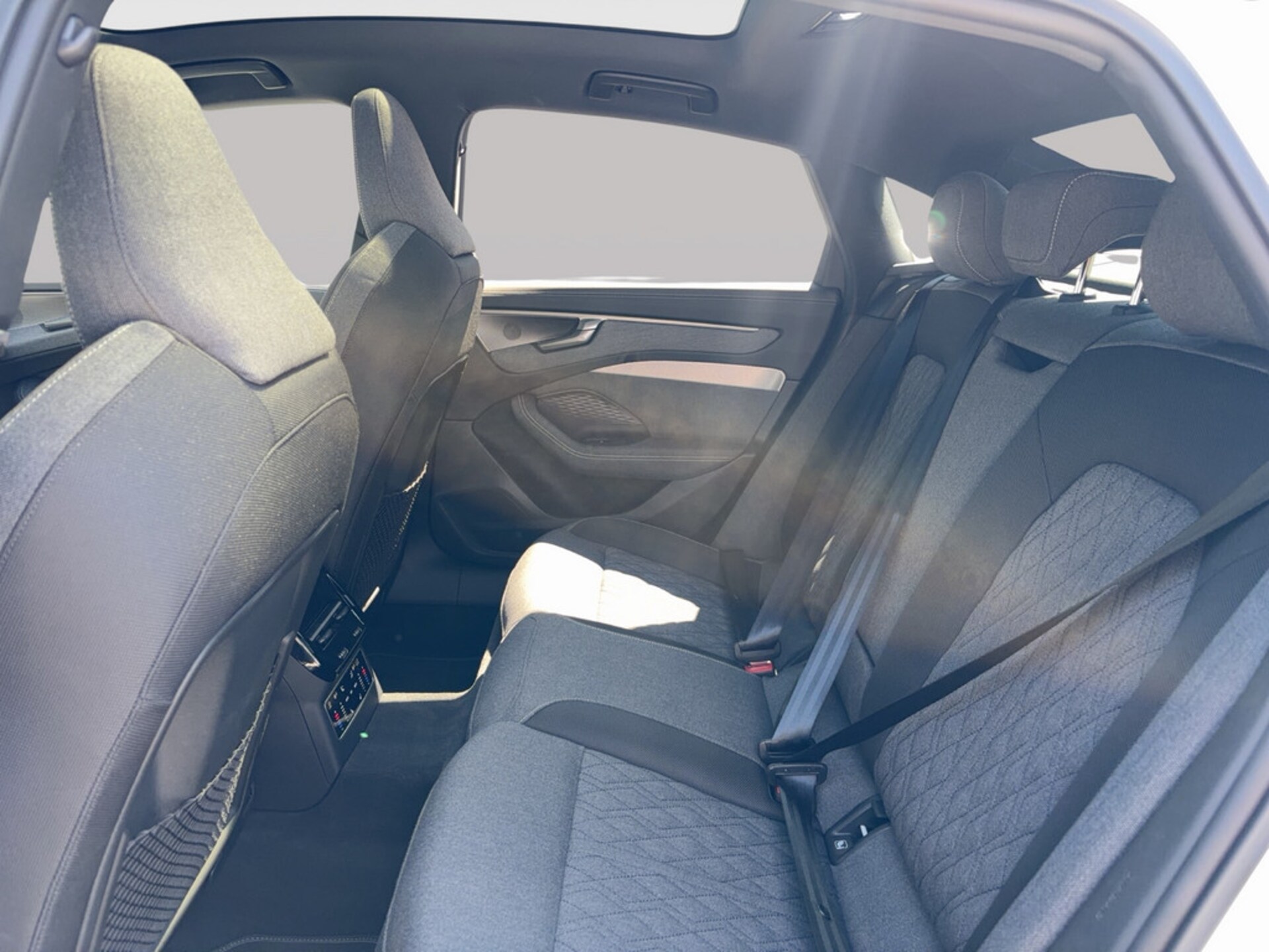Audi A6 Limousine edition one