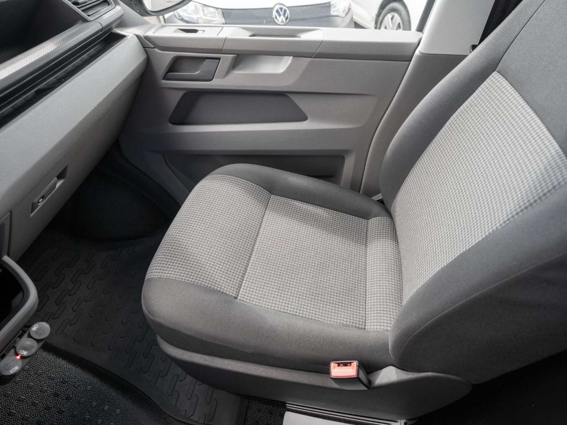 Volkswagen T6.1 Transporter Kasten langer Radstand