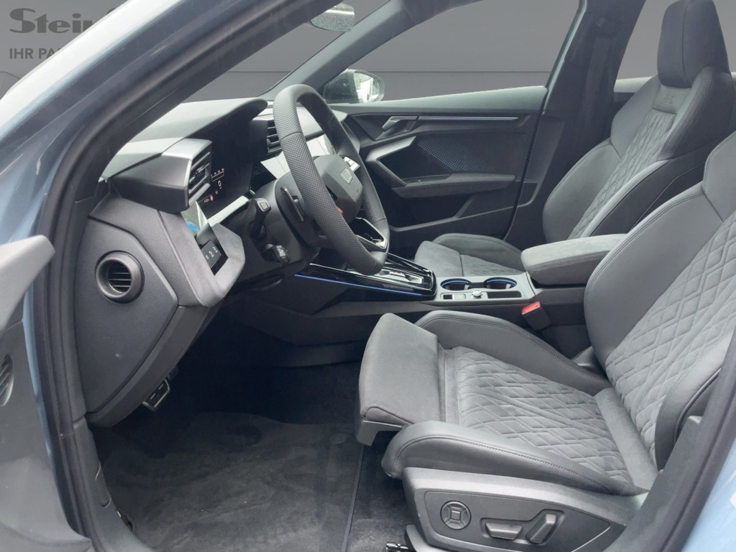 Bild über Audi RS 3 Limousine TFSI quattro 294 kW S tronic - für weitere Informationen kontaktieren Sie den Audi Partner
