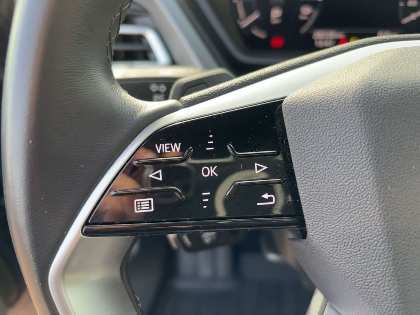 Bild über Audi Q4 e-tron 40 e-tron - für weitere Informationen kontaktieren Sie den Audi Partner