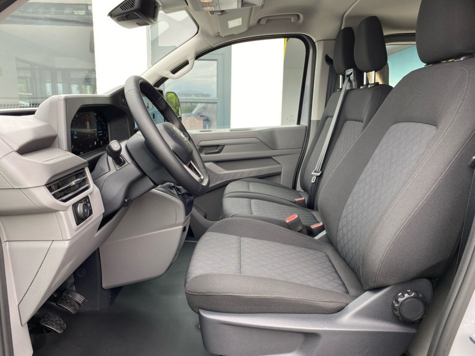 Volkswagen Transporter Kasten langer Radstand – Bild 4