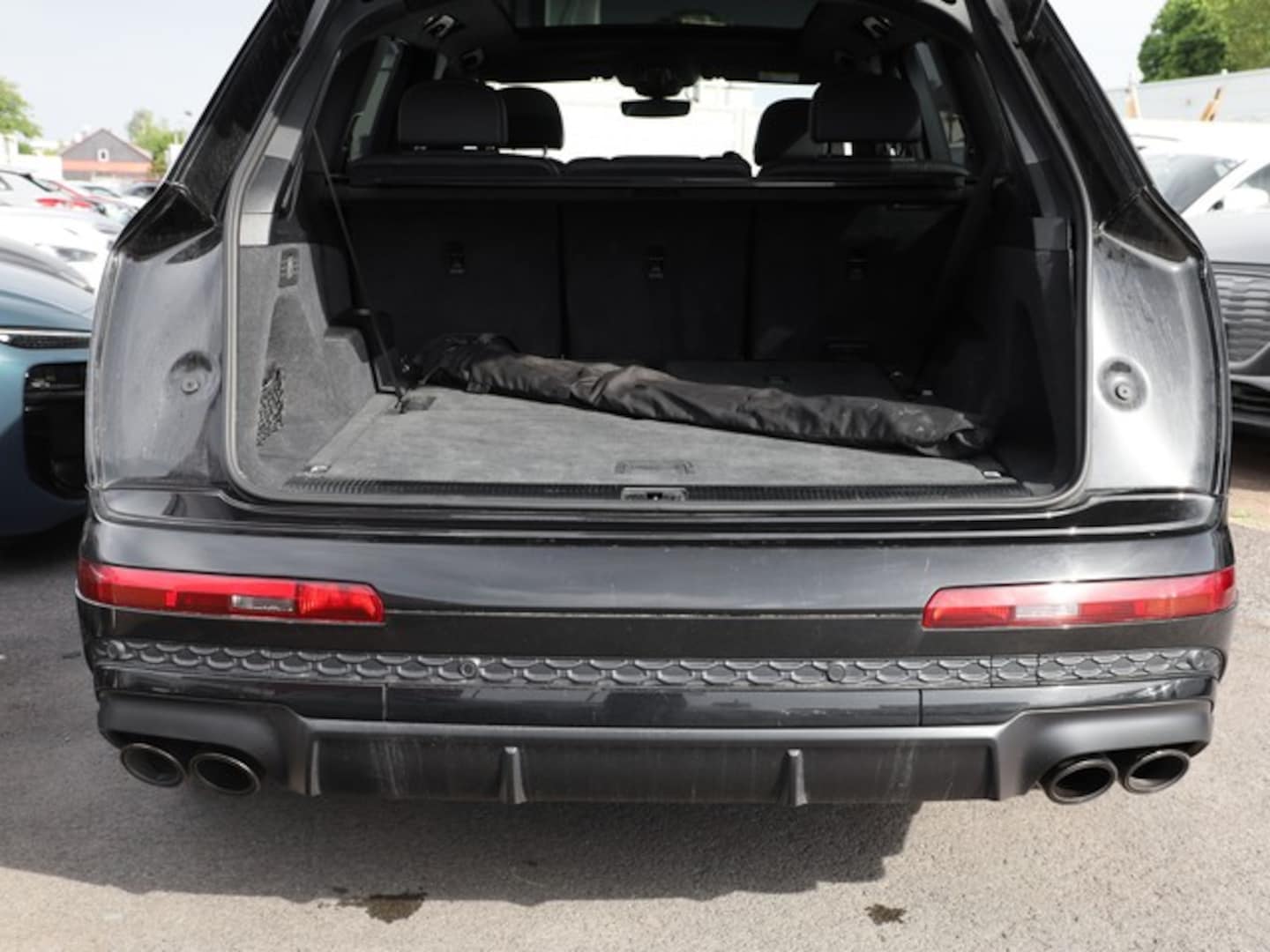 Bild über Audi SQ7 SUV TFSI quattro tiptronic - für weitere Informationen kontaktieren Sie den Audi Partner