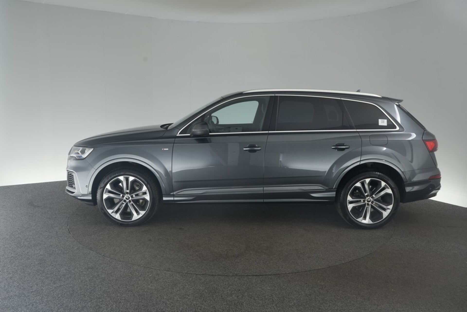 Audi Q7 SUV TFSI e S line