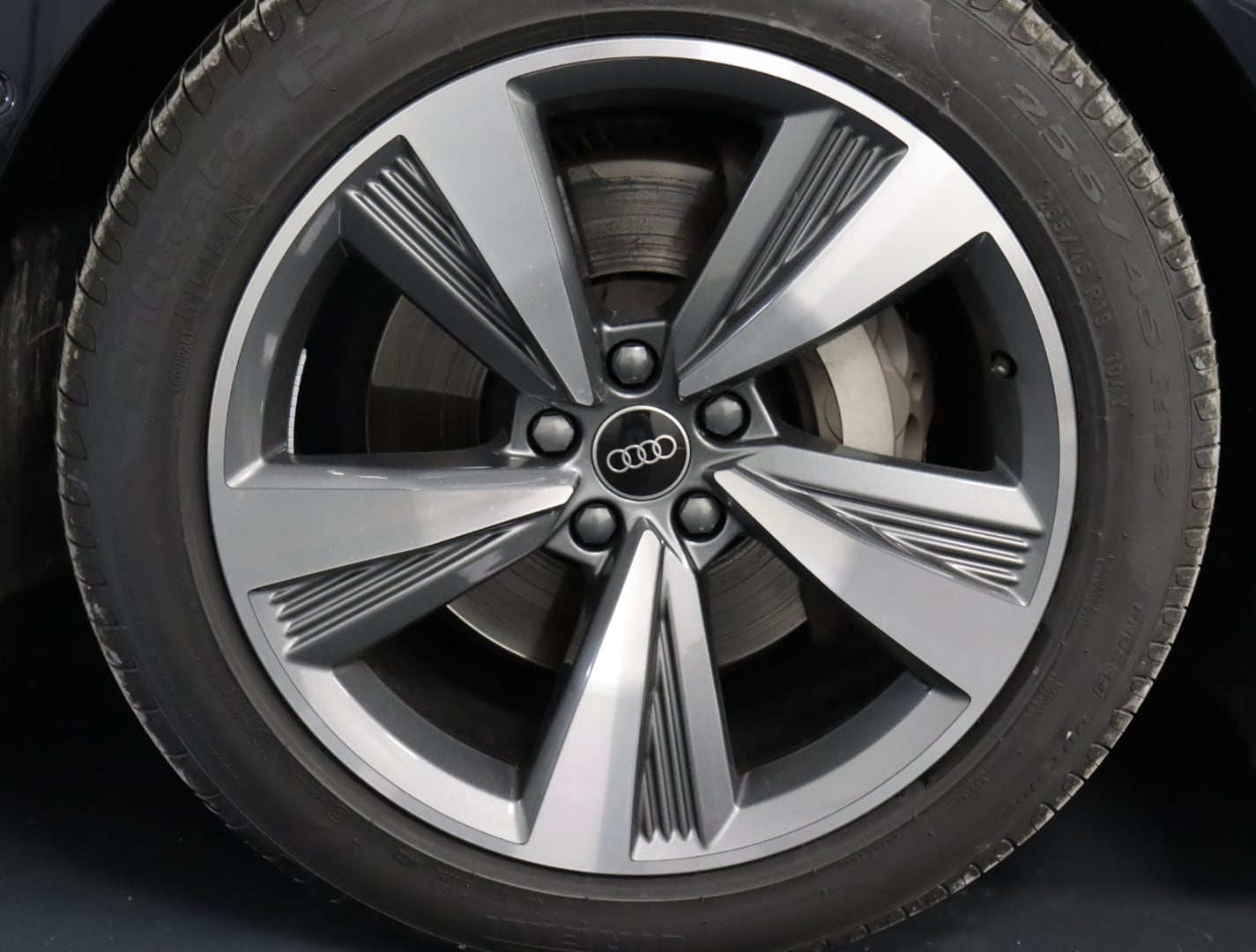 Bild über Audi A8 50 TDI quattro tiptronic - für weitere Informationen kontaktieren Sie den Audi Partner