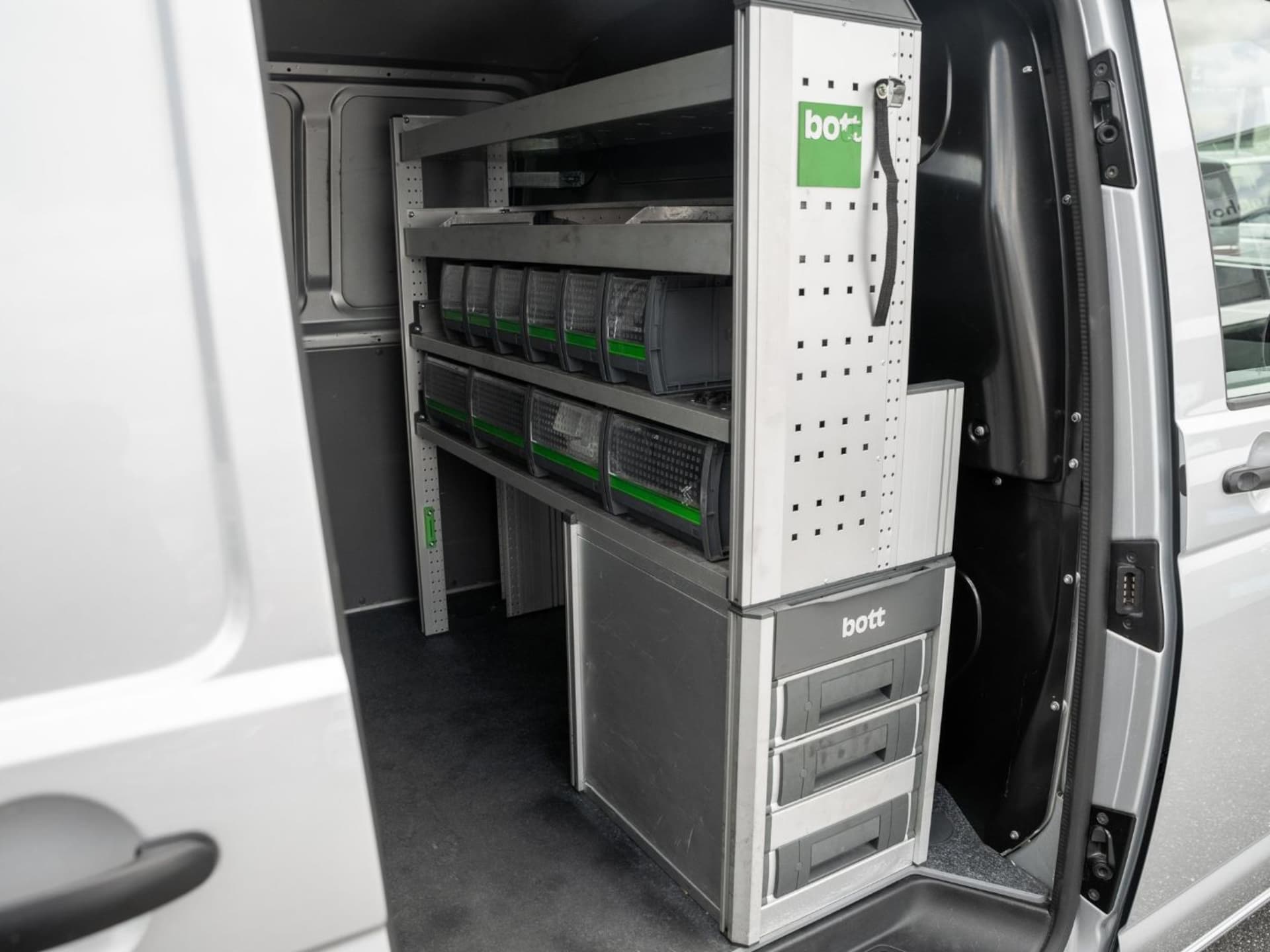 Volkswagen T6.1 Transporter Kasten langer Radstand