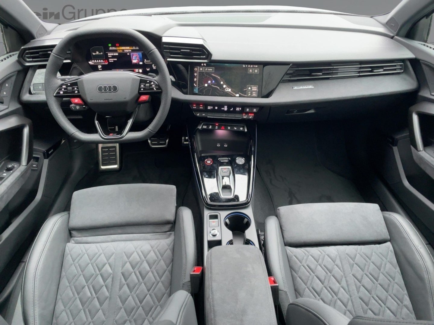 Bild über Audi RS 3 Limousine TFSI quattro 294 kW S tronic - für weitere Informationen kontaktieren Sie den Audi Partner