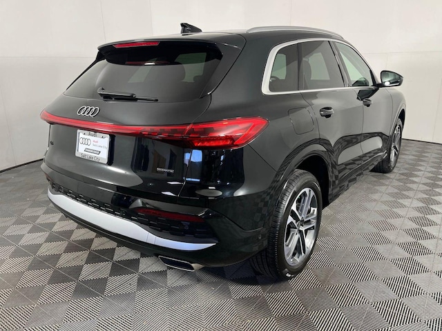 2025 Audi Q5 Premium - Photo 9