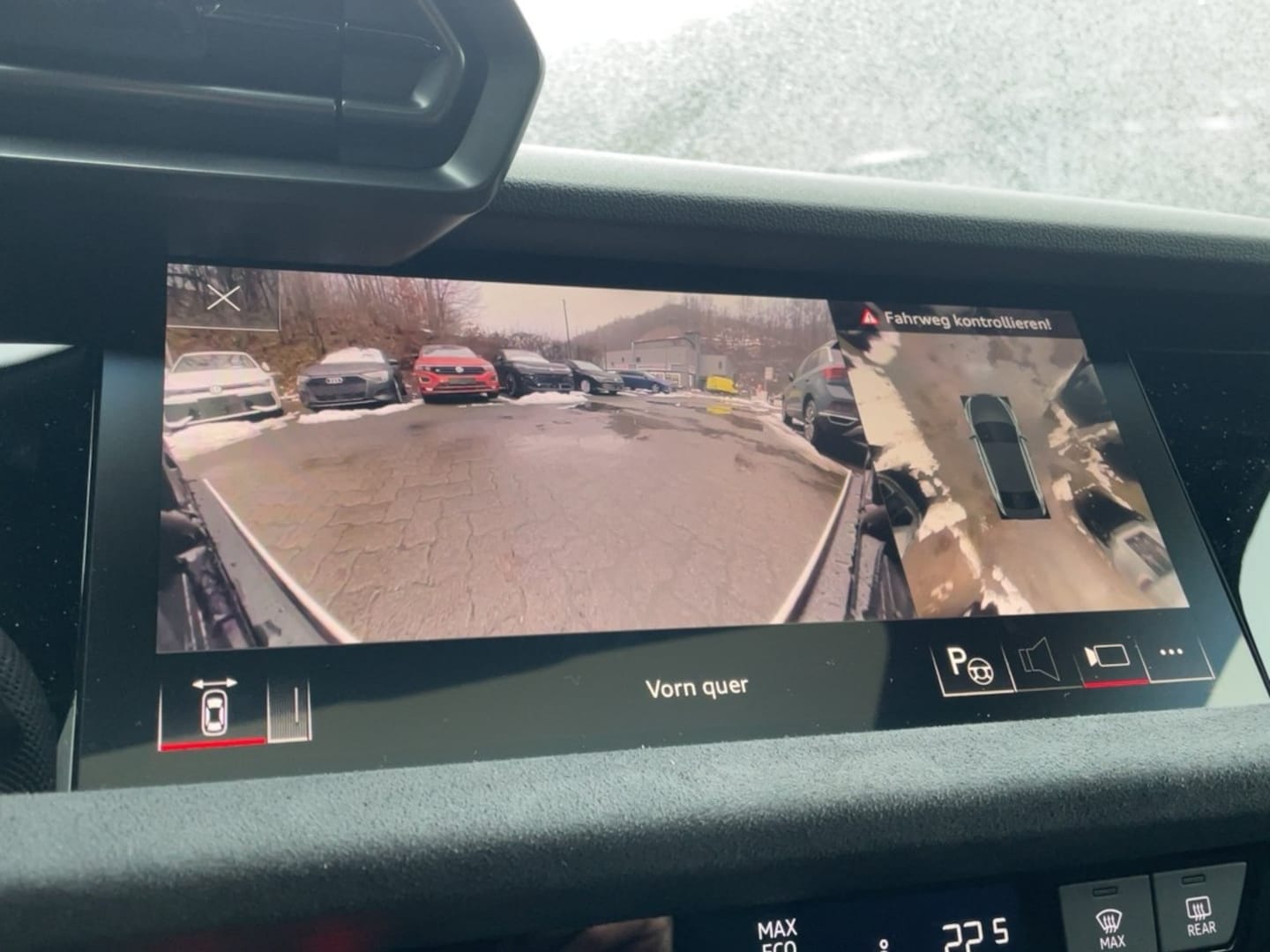 Bild über Audi RS 3 Limousine TFSI quattro 294 kW S tronic - für weitere Informationen kontaktieren Sie den Audi Partner