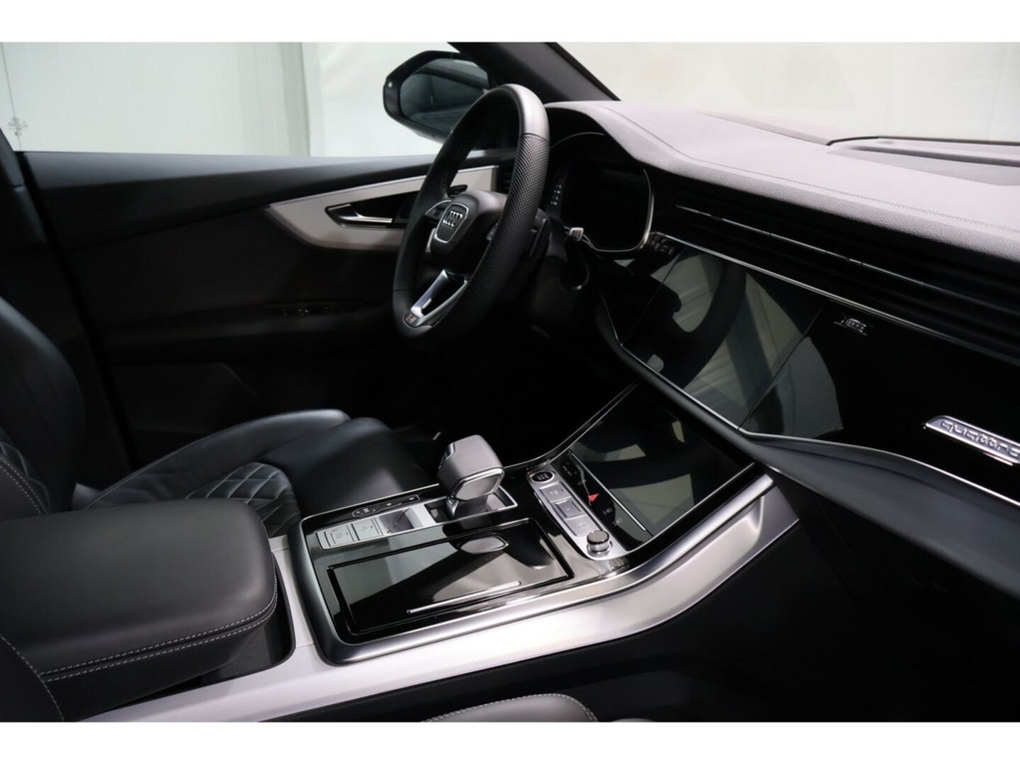 Bild über Audi Q8 SUV 50 TDI quattro tiptronic - für weitere Informationen kontaktieren Sie den Audi Partner