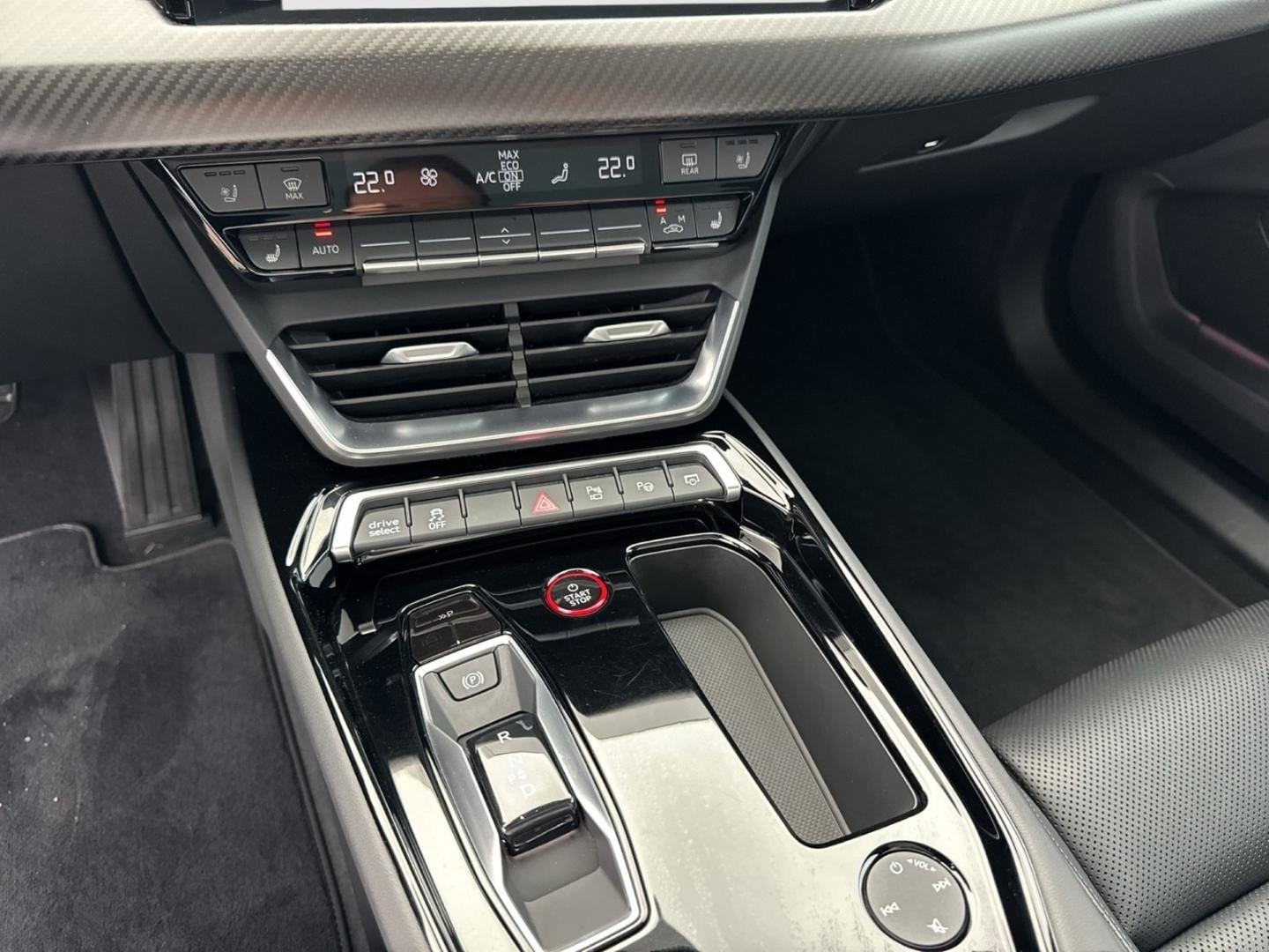 Bild über Audi e-tron GT e-tron quattro - für weitere Informationen kontaktieren Sie den Audi Partner