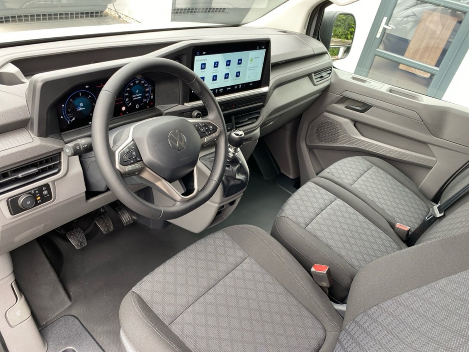 Volkswagen Transporter Kasten langer Radstand – Bild 3