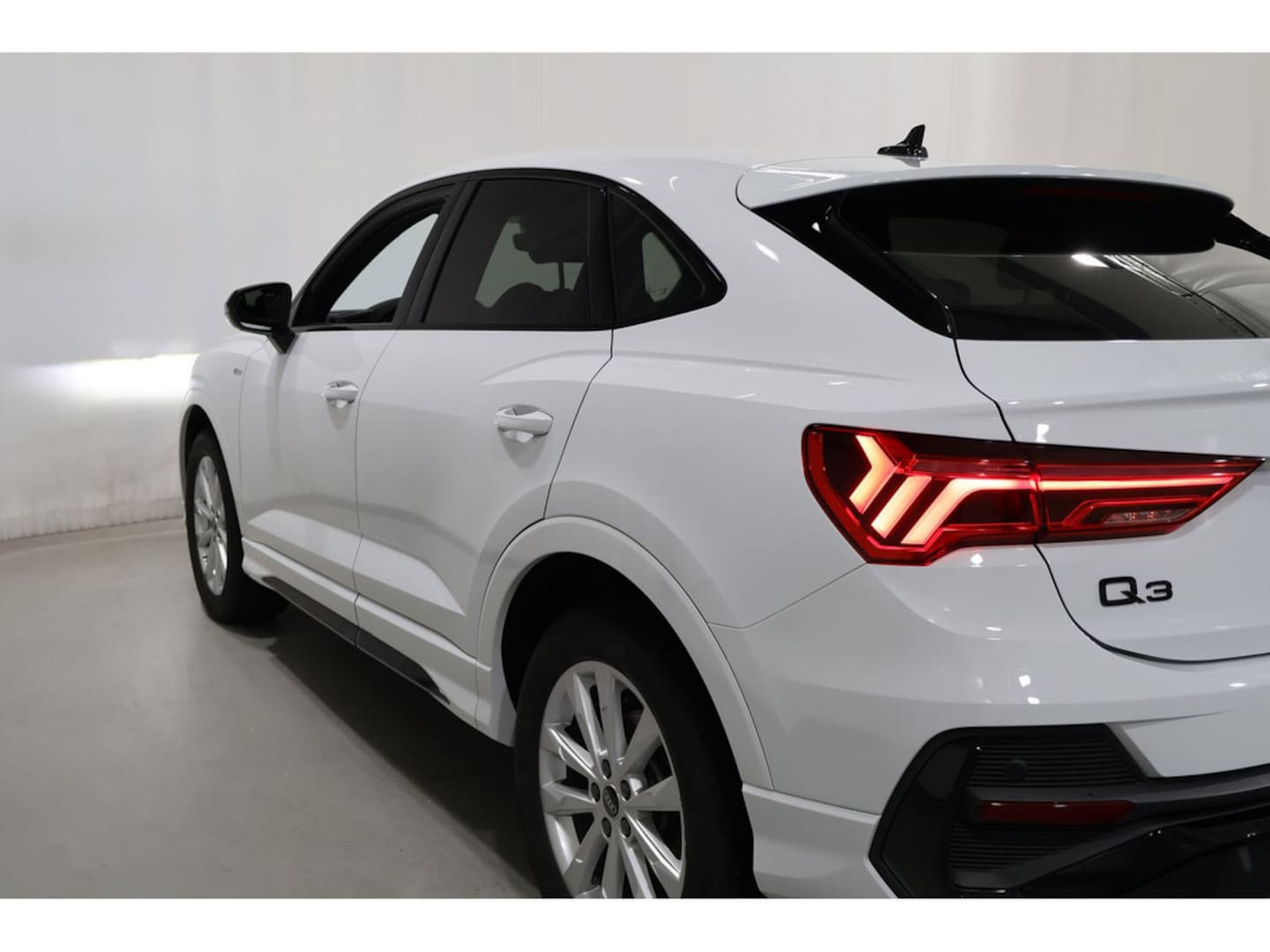 Bild über Audi Q3 Sportback S line 35 TDI S tronic - für weitere Informationen kontaktieren Sie den Audi Partner