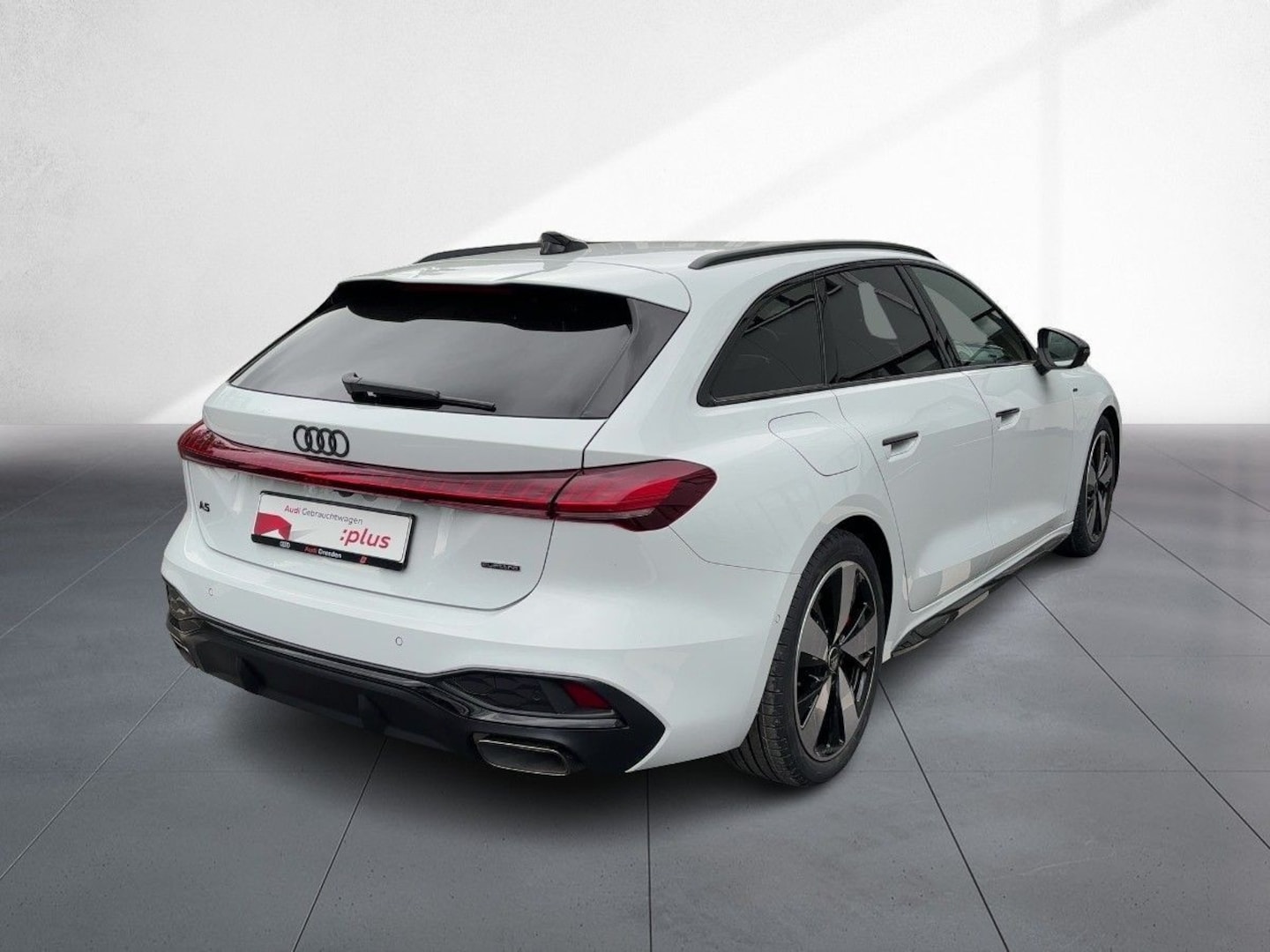 Bild über Audi A5 Avant e-hybrid e-hybrid quattro 270 kW S tronic - für weitere Informationen kontaktieren Sie den Audi Partner