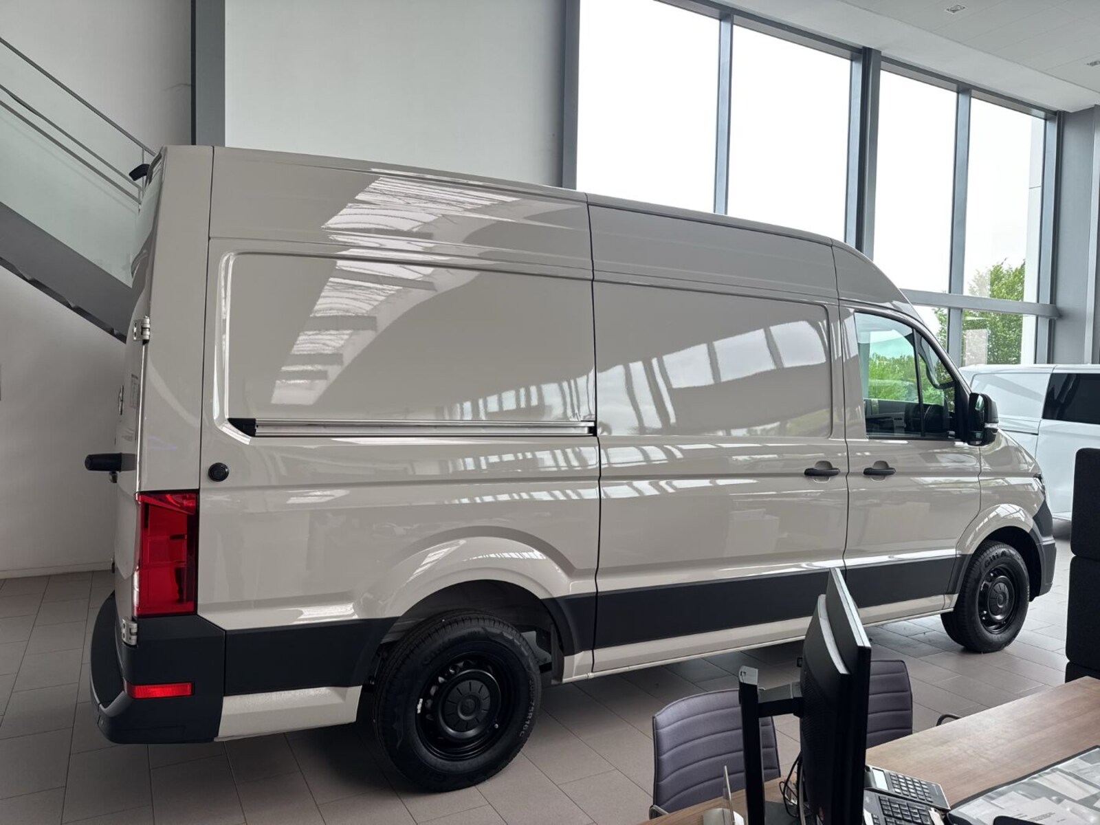 Volkswagen Crafter Kasten mittlerer Radstand – Bild 5