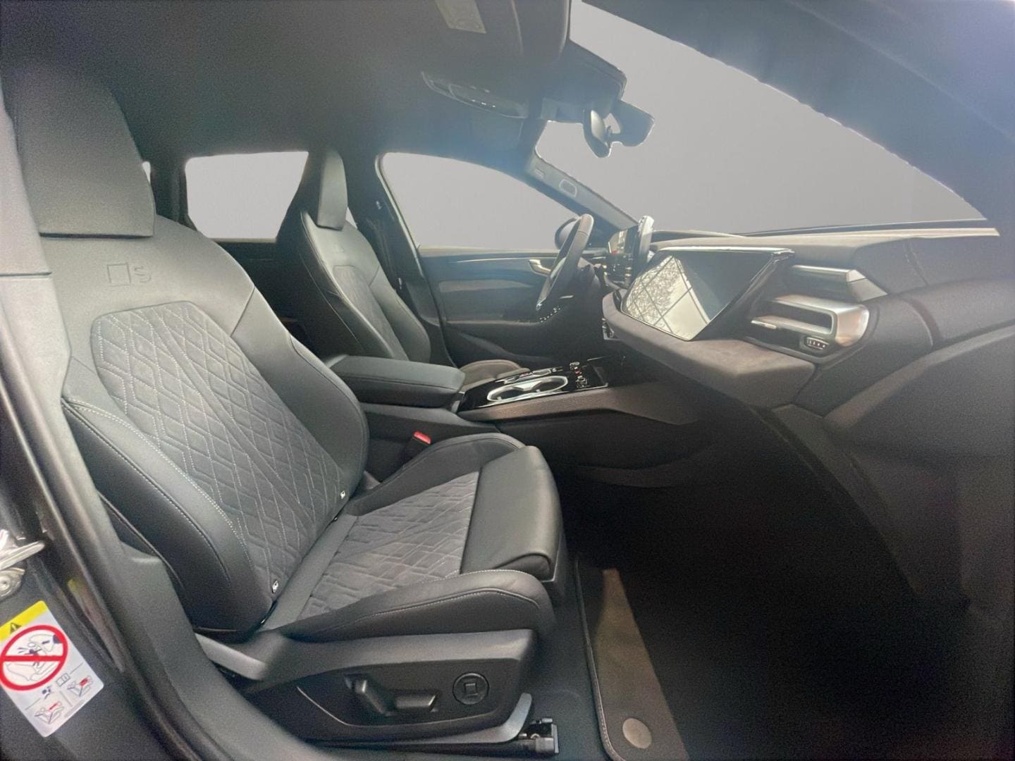 Bild über Audi A6 Avant edition one TDI quattro 150 kW S tronic - für weitere Informationen kontaktieren Sie den Audi Partner