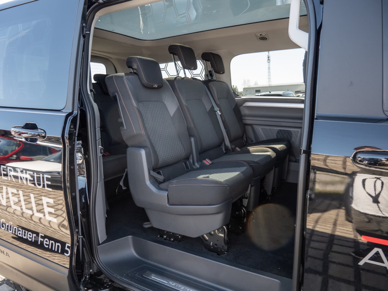 Volkswagen Caravelle – Bild 4