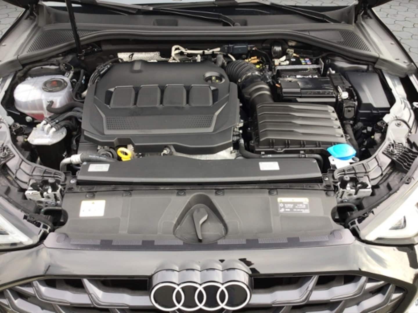 Bild über Audi A3 Sportback S line 35 TDI S tronic - für weitere Informationen kontaktieren Sie den Audi Partner