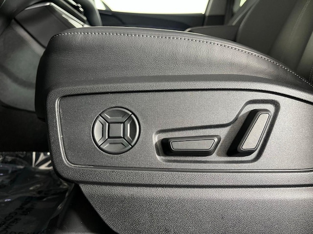 2025 Audi Q5 Premium - Photo 13
