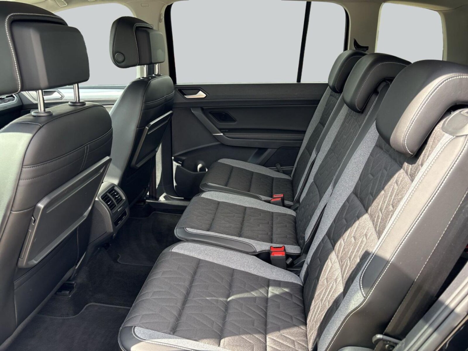 Volkswagen Touran – Bild 11