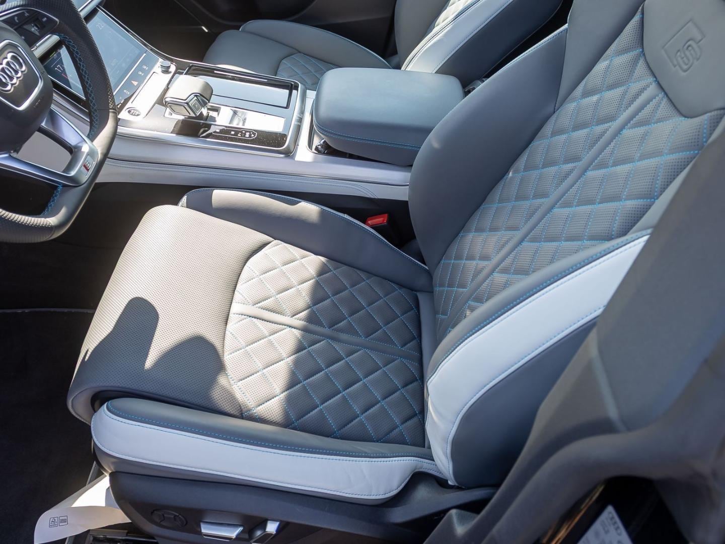 Bild über Audi Q8 SUV TFSI e 60 TFSI e quattro tiptronic - für weitere Informationen kontaktieren Sie den Audi Partner