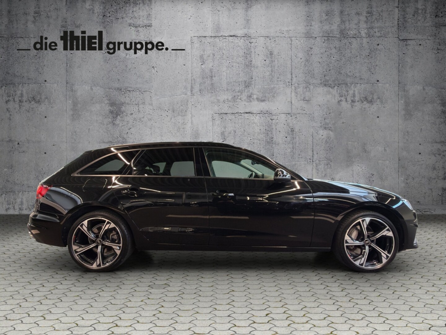 Bild über Audi A4 Avant 40 TFSI quattro S tronic - für weitere Informationen kontaktieren Sie den Audi Partner