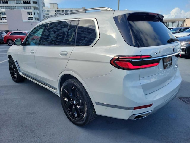 2025 BMW X7