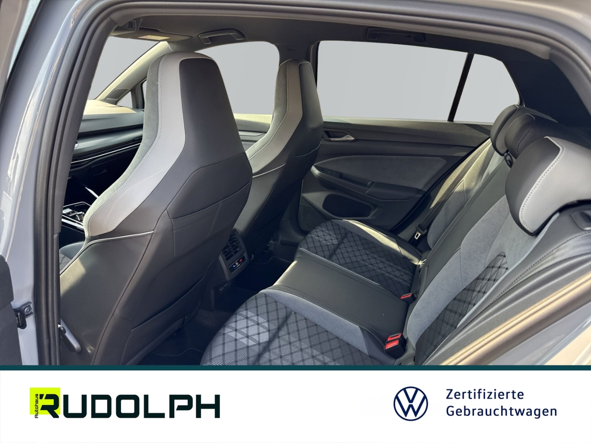 Volkswagen Golf R-Line