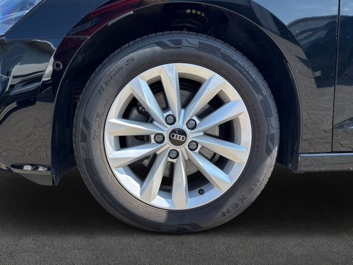 Bild über Audi A3 Sportback 30 TFSI S tronic - für weitere Informationen kontaktieren Sie den Audi Partner