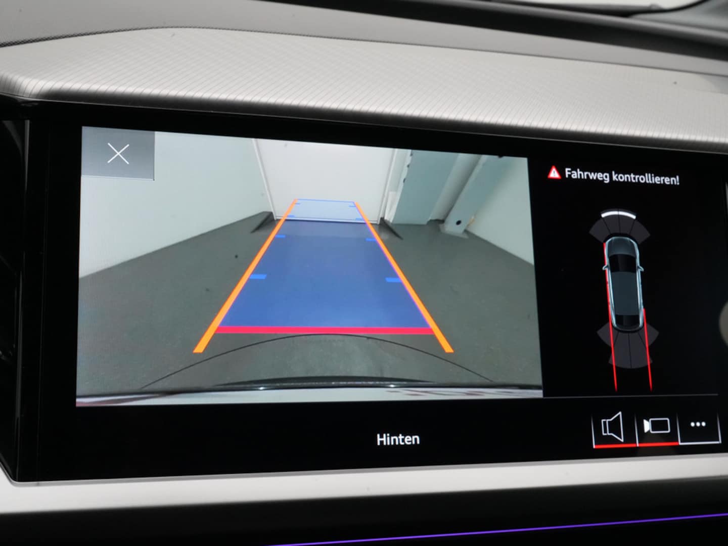 Bild über Audi Q4 Sportback e-tron 50 e-tron quattro - für weitere Informationen kontaktieren Sie den Audi Partner
