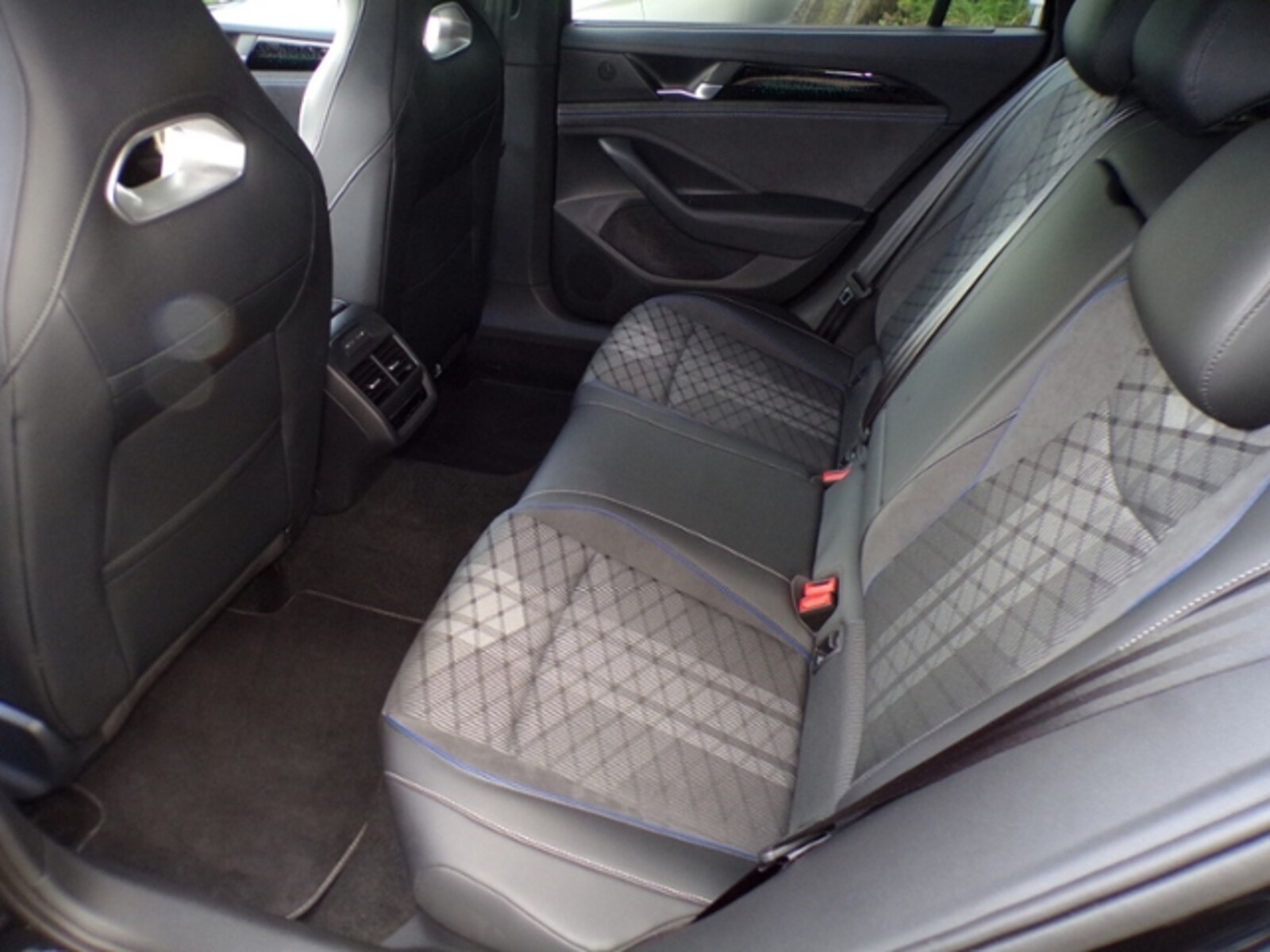 Volkswagen Passat – Bild 25