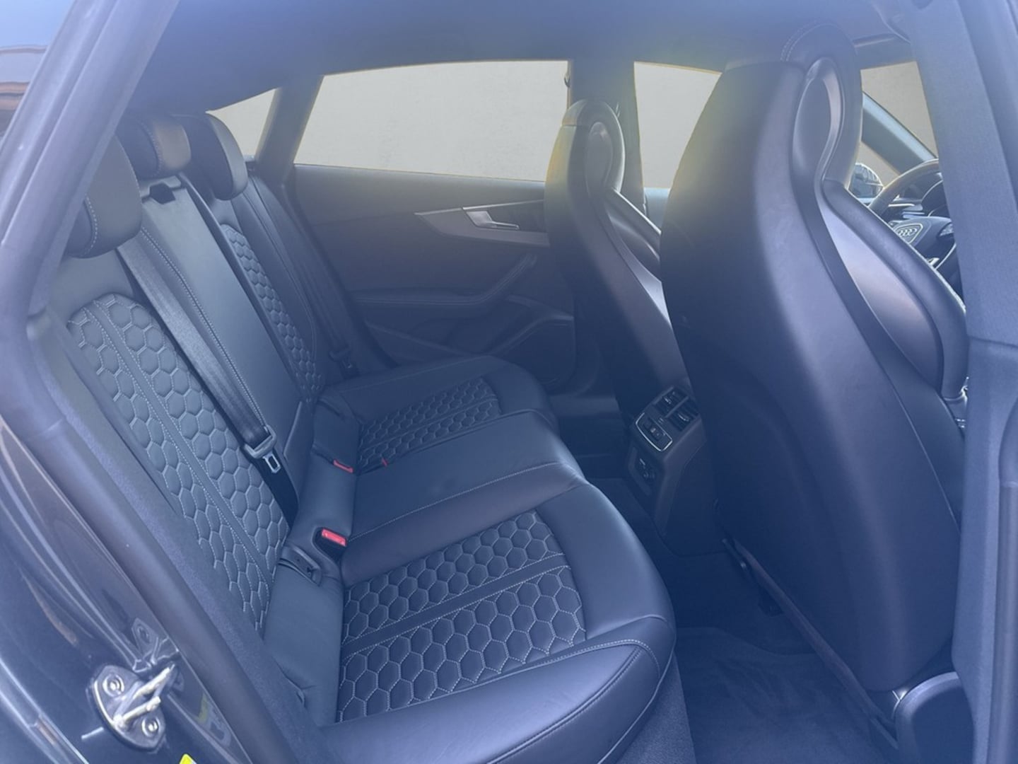 Bild über Audi RS 5 Sportback TFSI quattro tiptronic - für weitere Informationen kontaktieren Sie den Audi Partner