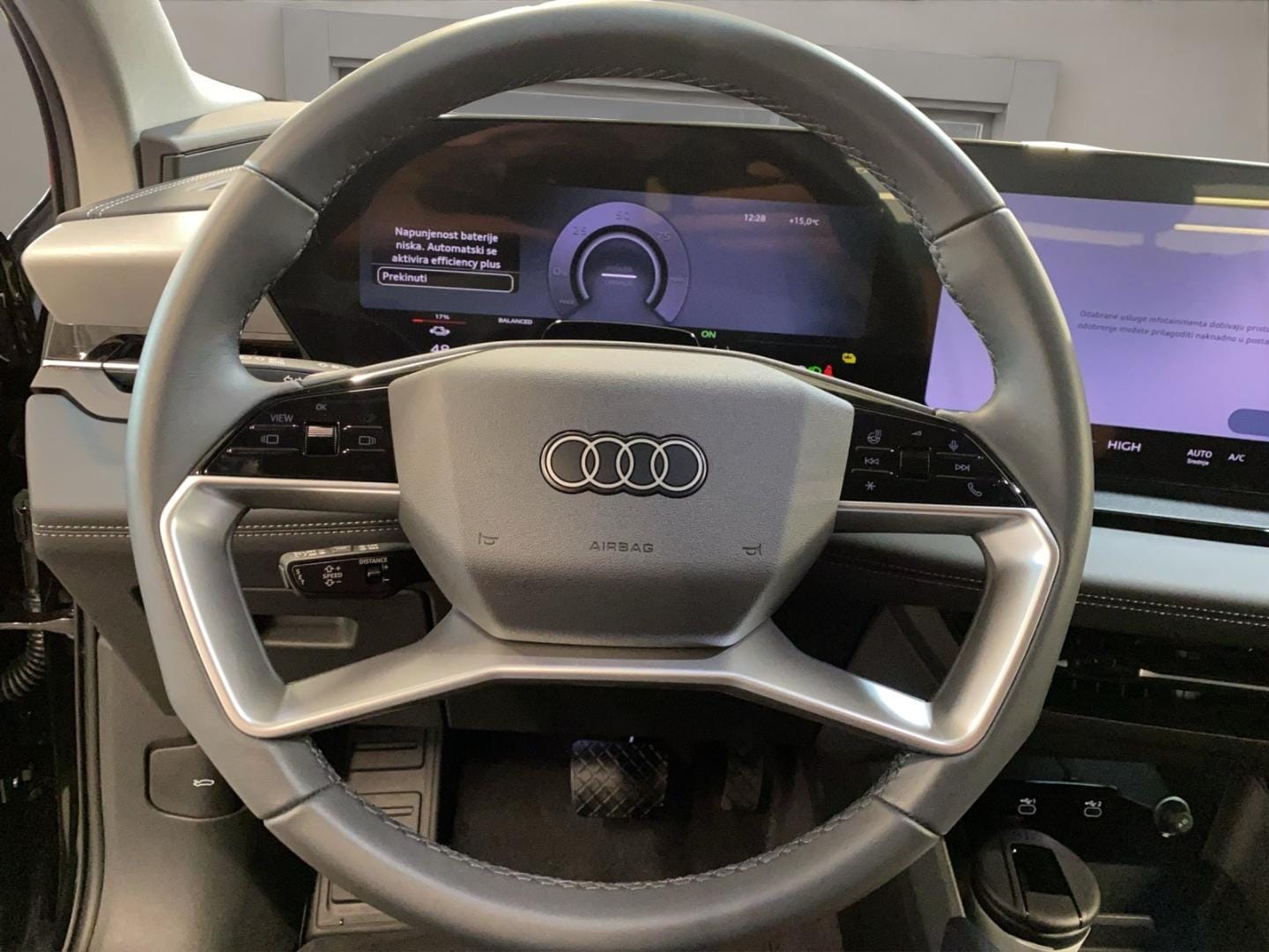 Bild über Audi Q6 SUV e-tron S line business e-tron performance 225 kW - für weitere Informationen kontaktieren Sie den Audi Partner