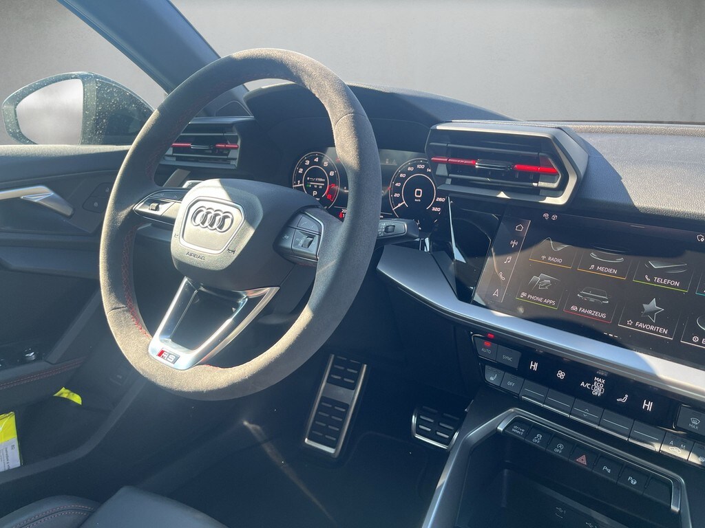 Image about Audi RS 3 Limousine TFSI quattro S tronic