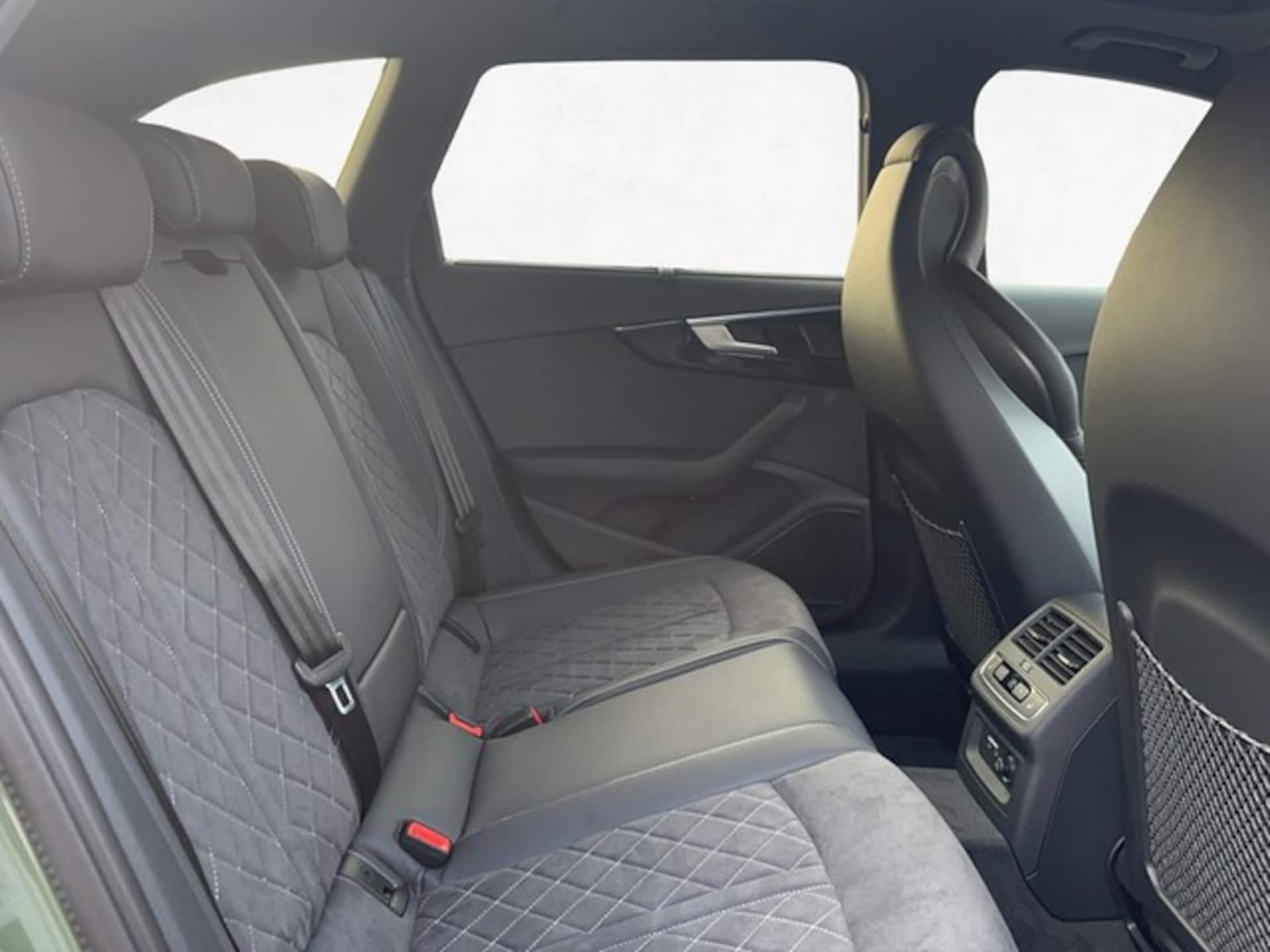Audi A4 Avant S line