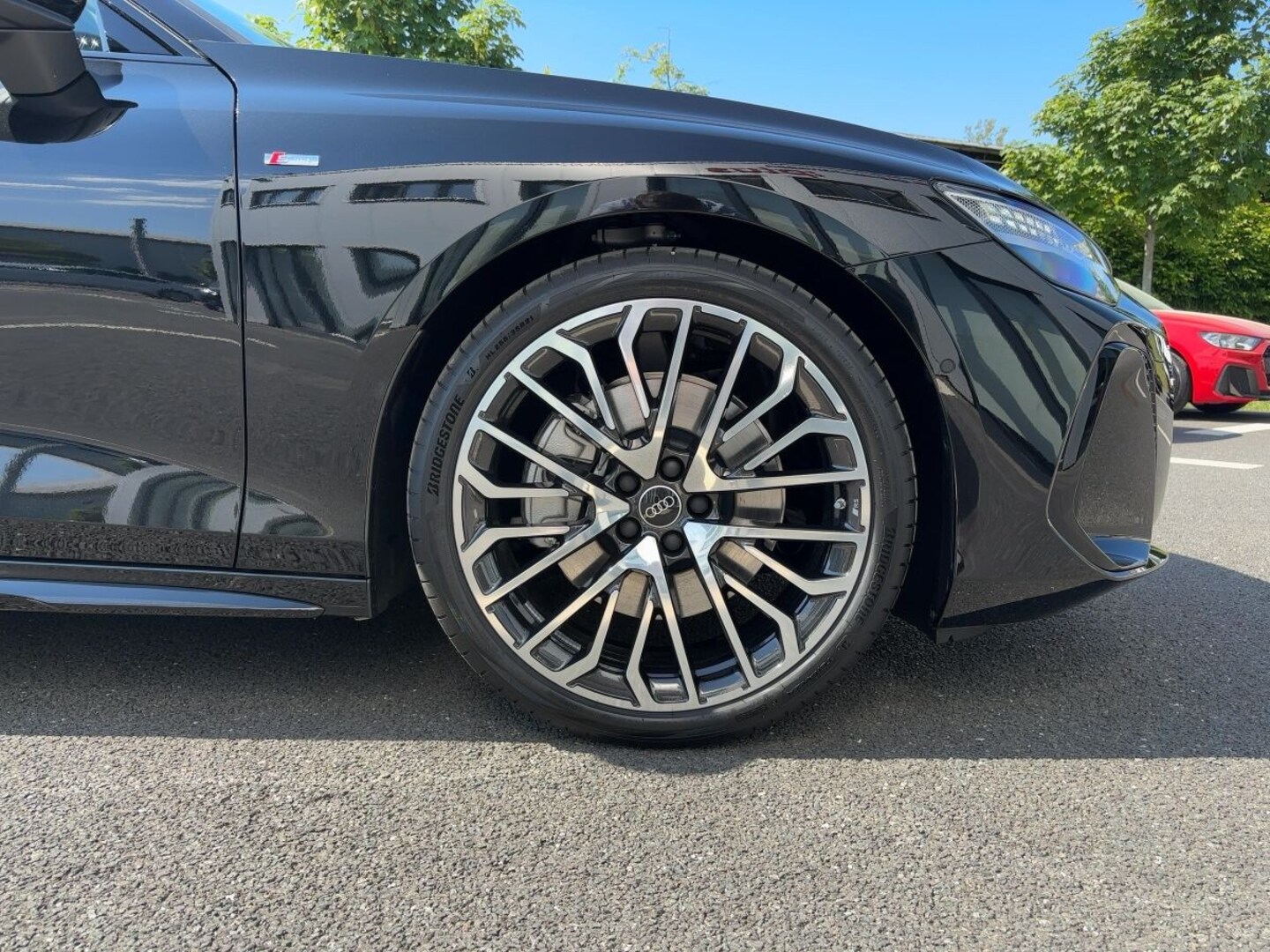Bild über Audi A6 Avant TDI quattro 150 kW S tronic - für weitere Informationen kontaktieren Sie den Audi Partner
