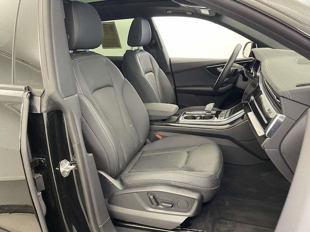 2025 Audi Q8 Premium - Photo 23
