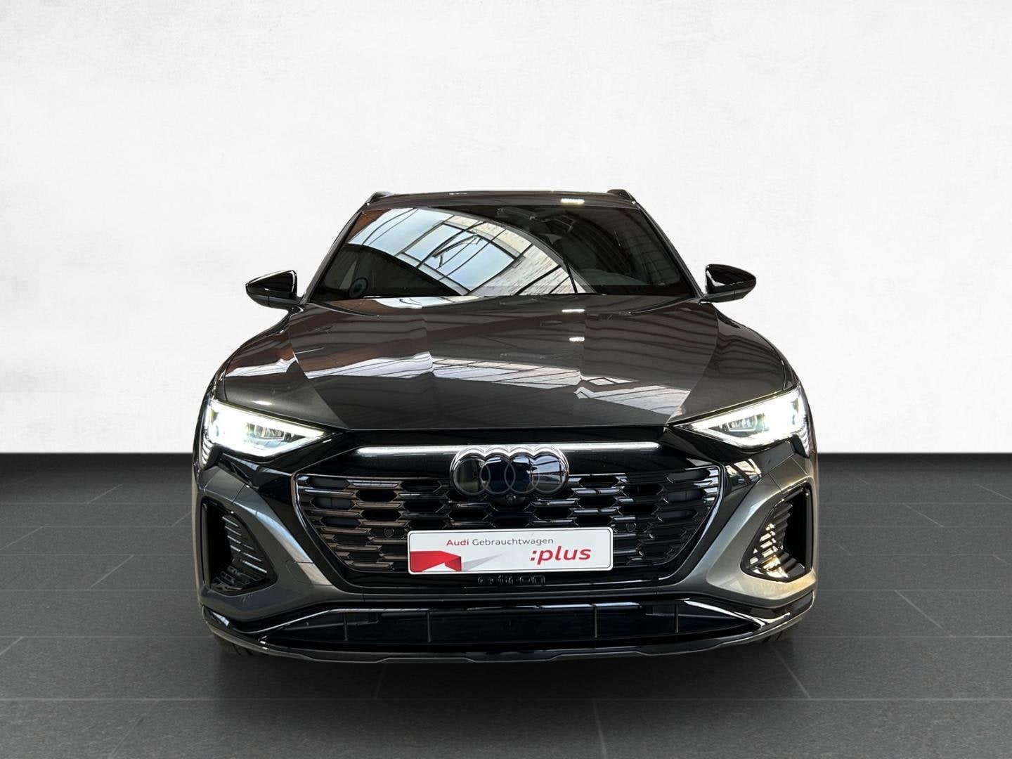 Bild über Audi Q8 Sportback e-tron S line 50 e-tron quattro - für weitere Informationen kontaktieren Sie den Audi Partner