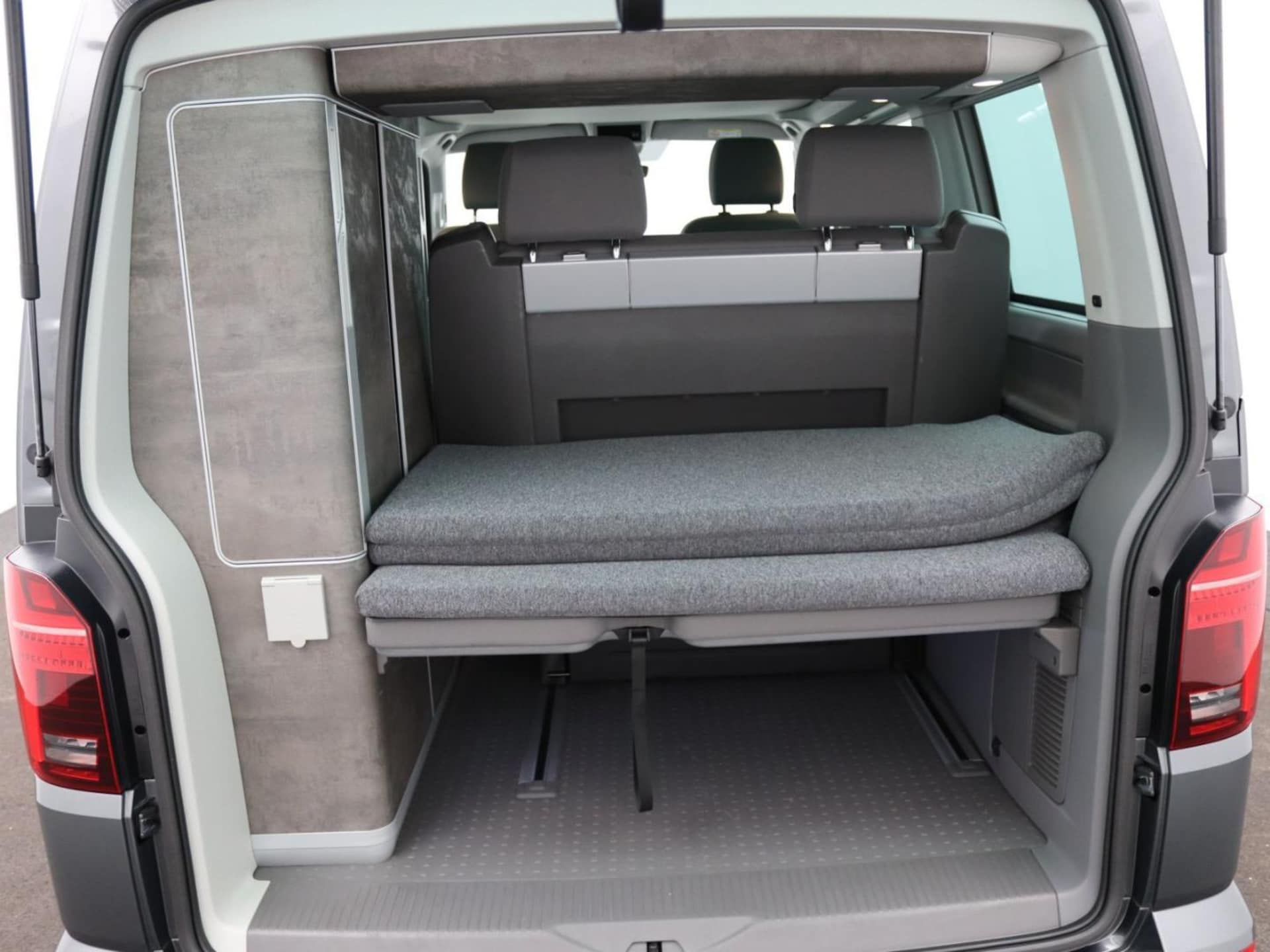 Volkswagen T6.1 California Ocean