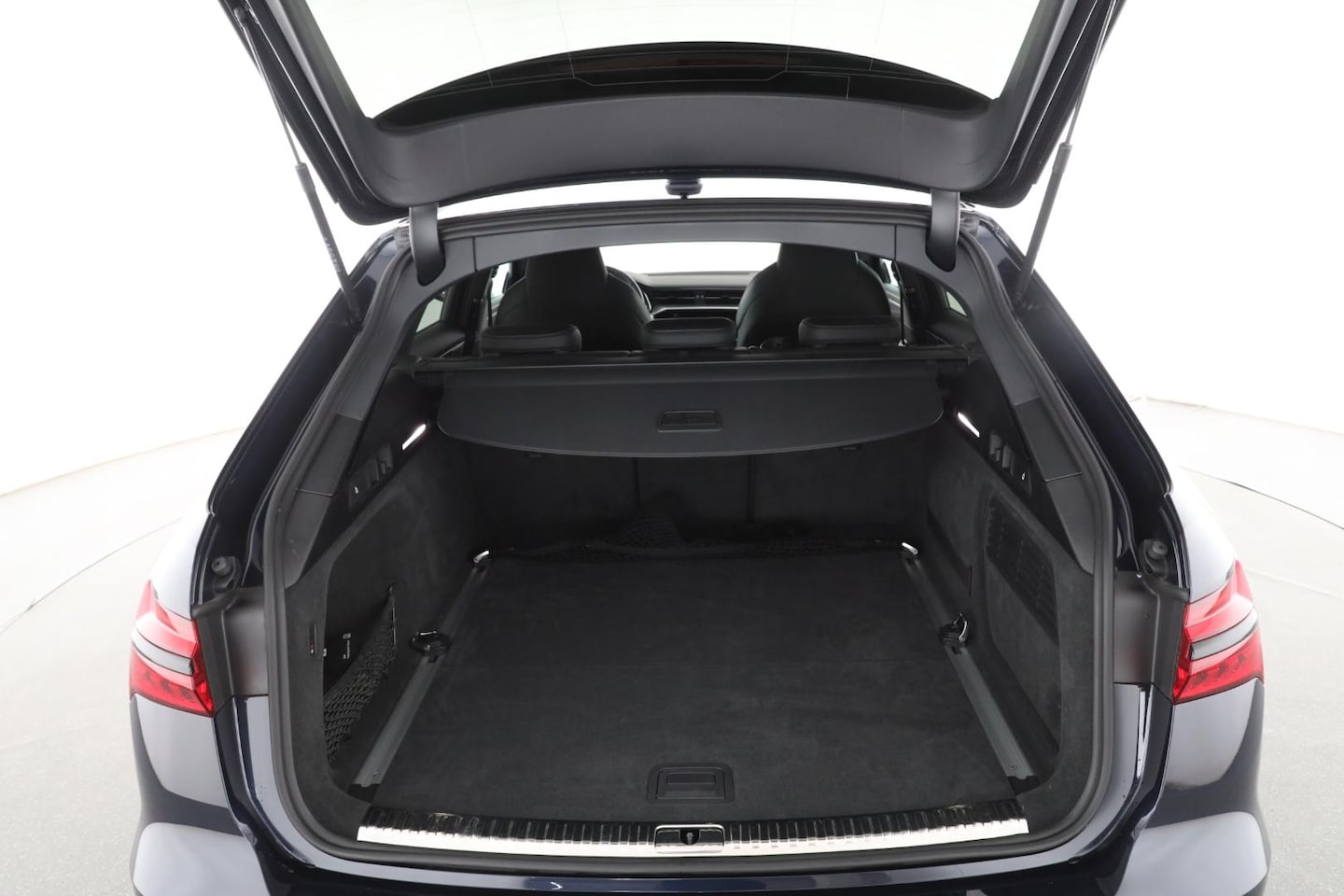 Bild über Audi A6 Avant S line 55 TFSI quattro S tronic - für weitere Informationen kontaktieren Sie den Audi Partner