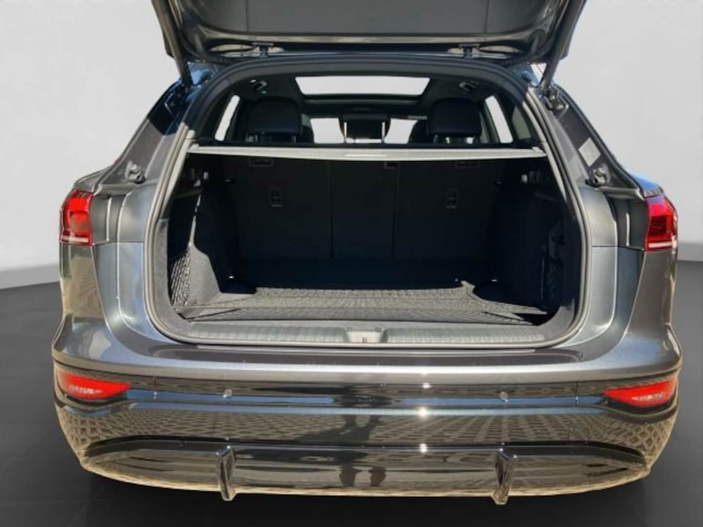 Bild über Audi Q6 SUV e-tron S line business e-tron performance 225 kW - für weitere Informationen kontaktieren Sie den Audi Partner