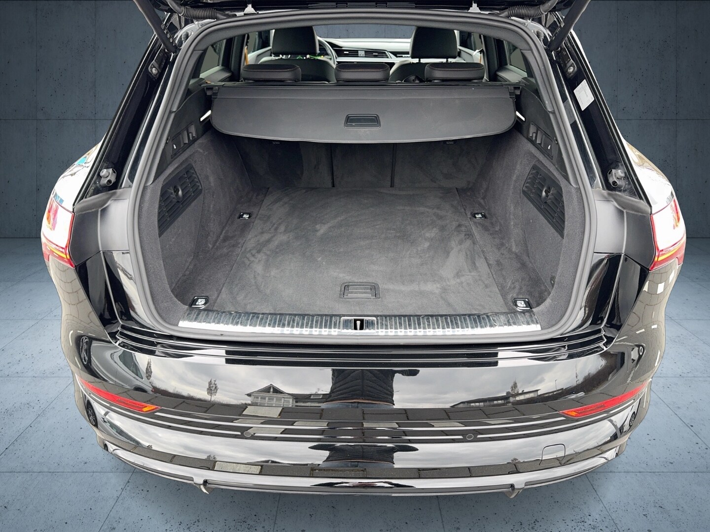 Image about Audi e-tron S line 50 quattro