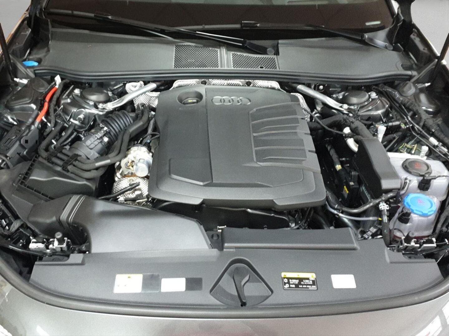 Bild über Audi A5 Avant TDI quattro 150 kW S tronic - für weitere Informationen kontaktieren Sie den Audi Partner