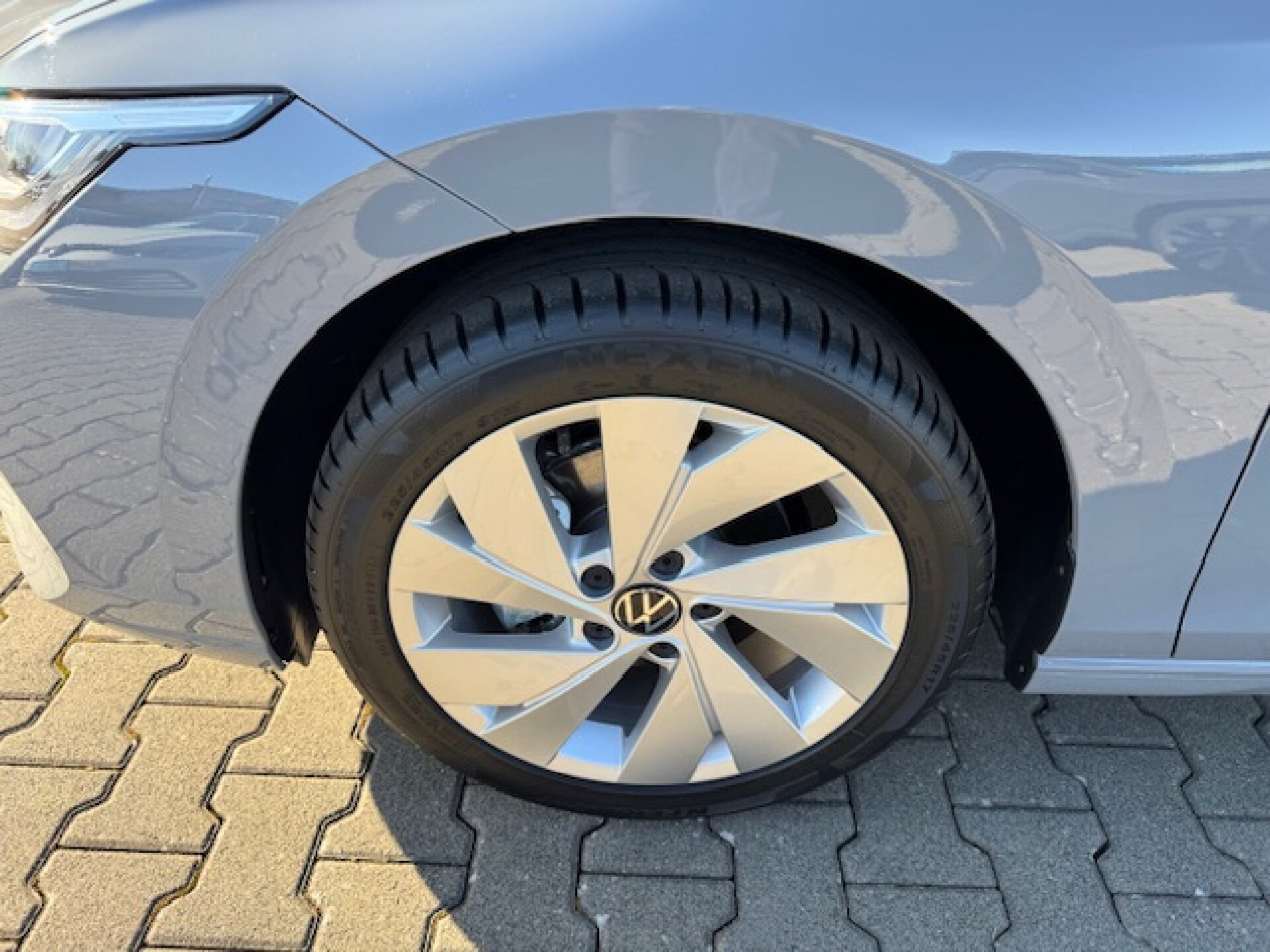Volkswagen Golf Life