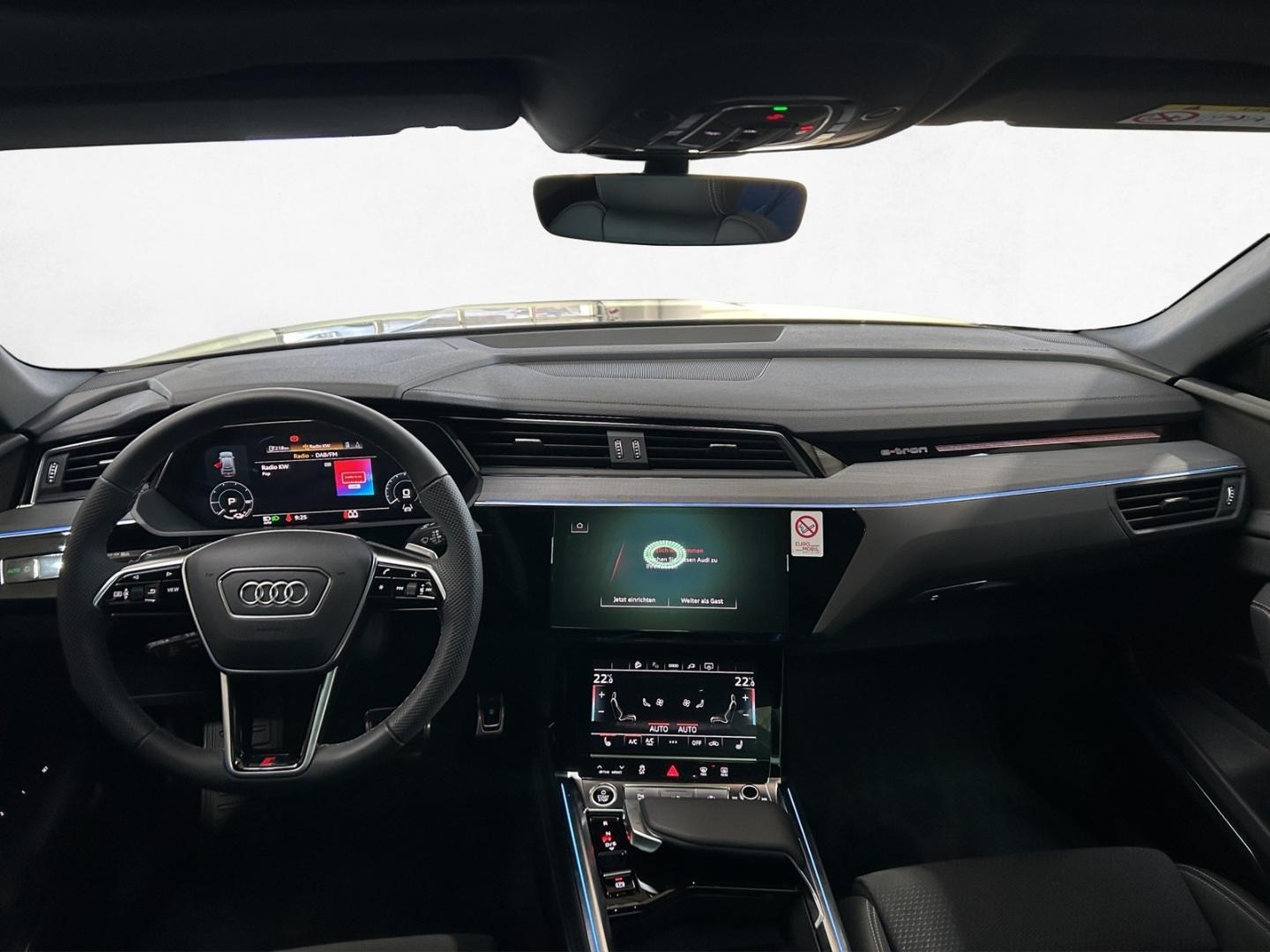 Bild über Audi Q8 Sportback e-tron S line 50 e-tron quattro - für weitere Informationen kontaktieren Sie den Audi Partner