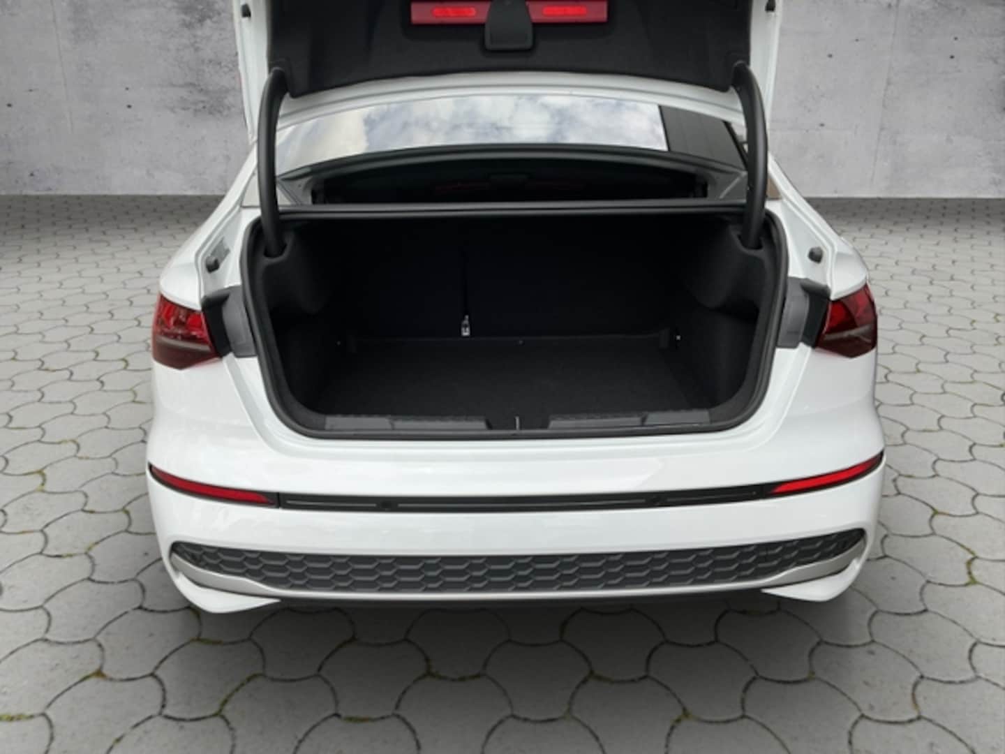 Bild über Audi A3 Limousine TFSI Schaltgetriebe - für weitere Informationen kontaktieren Sie den Audi Partner