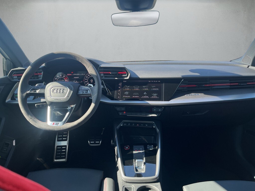 Image about Audi RS 3 Limousine TFSI quattro S tronic